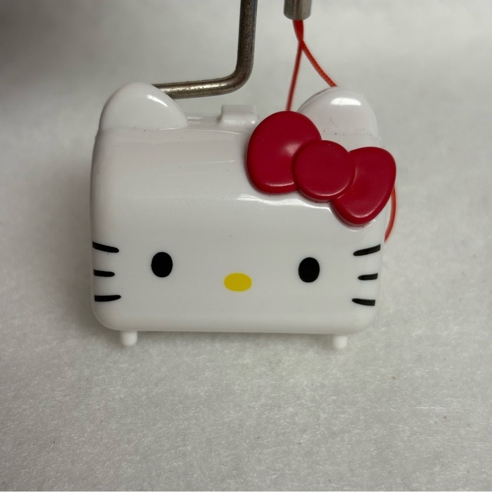 HELLO KITTY Mini Lint Roller Keychain White Cat - Picture 11 of 16